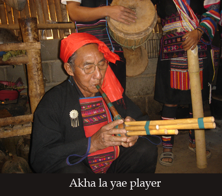 two Black Lisu singers